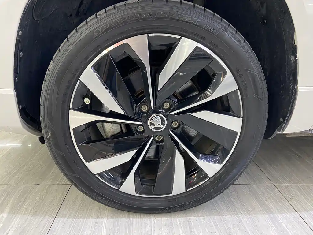 Skoda Karoq — фото 10