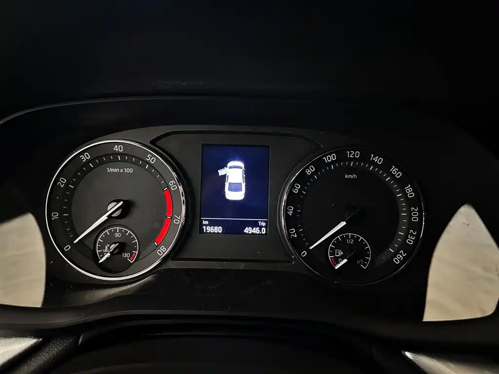 Skoda Octavia — фото 10
