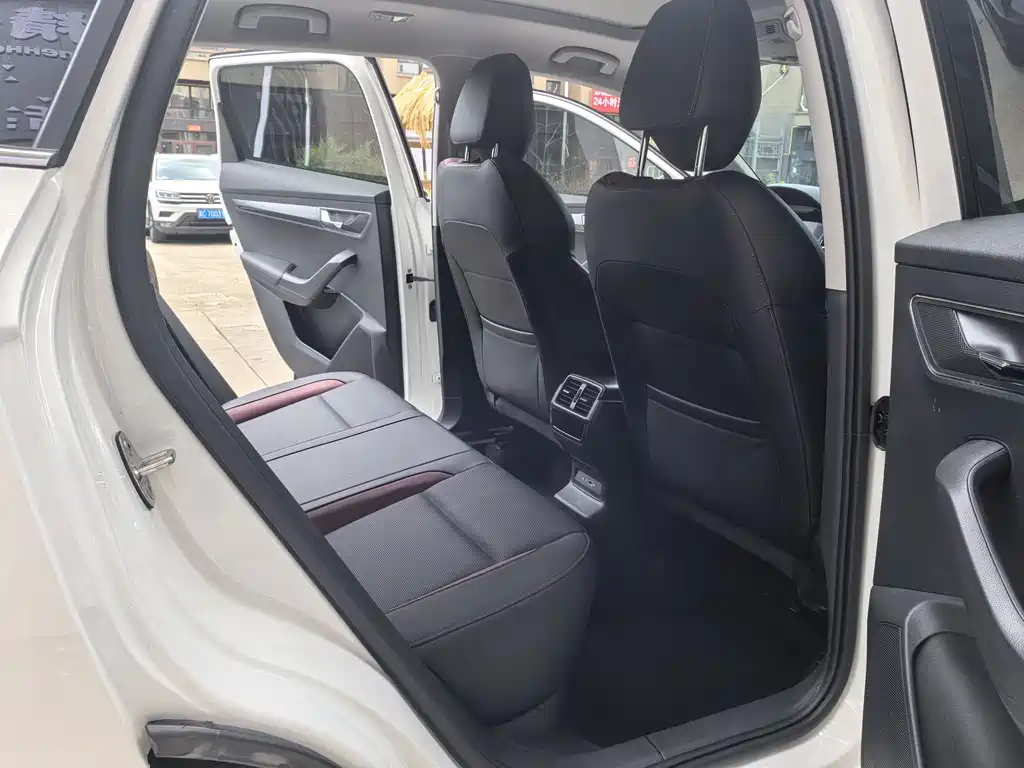 Skoda Karoq — фото 9