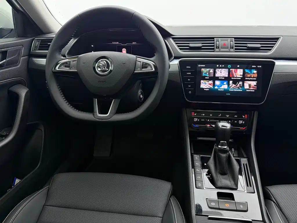 Skoda Superb — фото 9