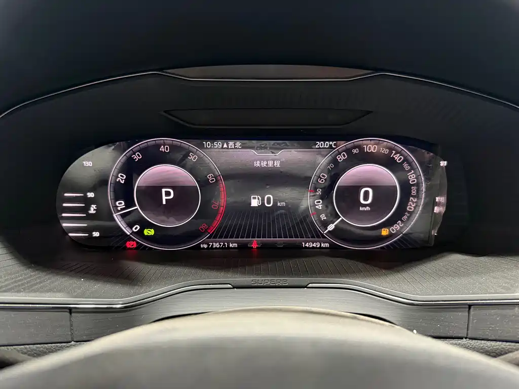 Skoda Superb — фото 11