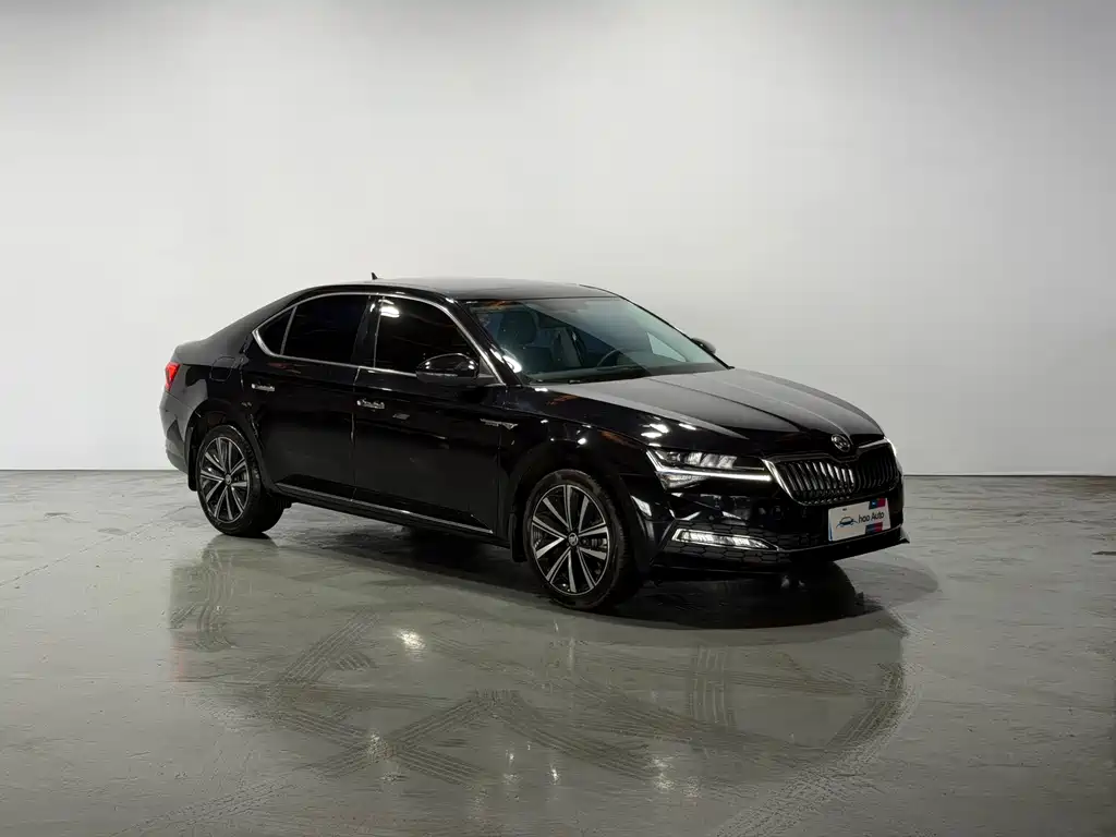 Skoda Superb — фото 3