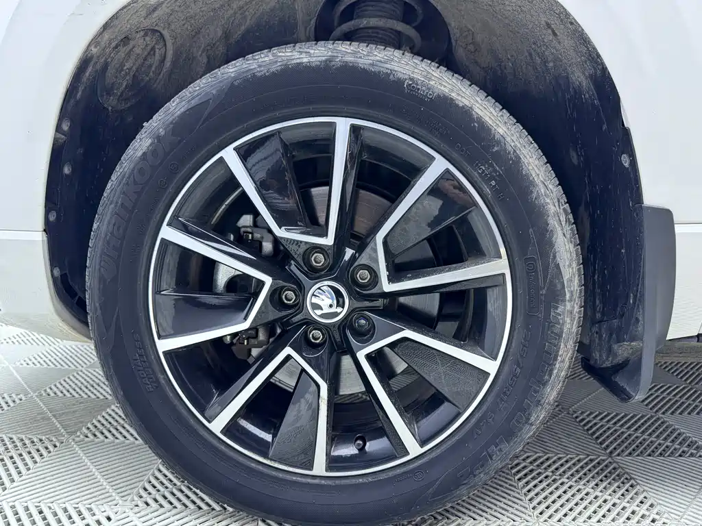 Skoda Karoq — фото 8