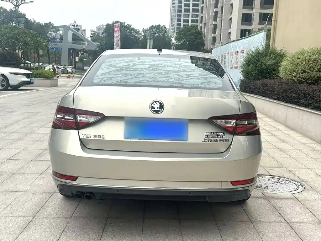 Skoda Superb — фото 6