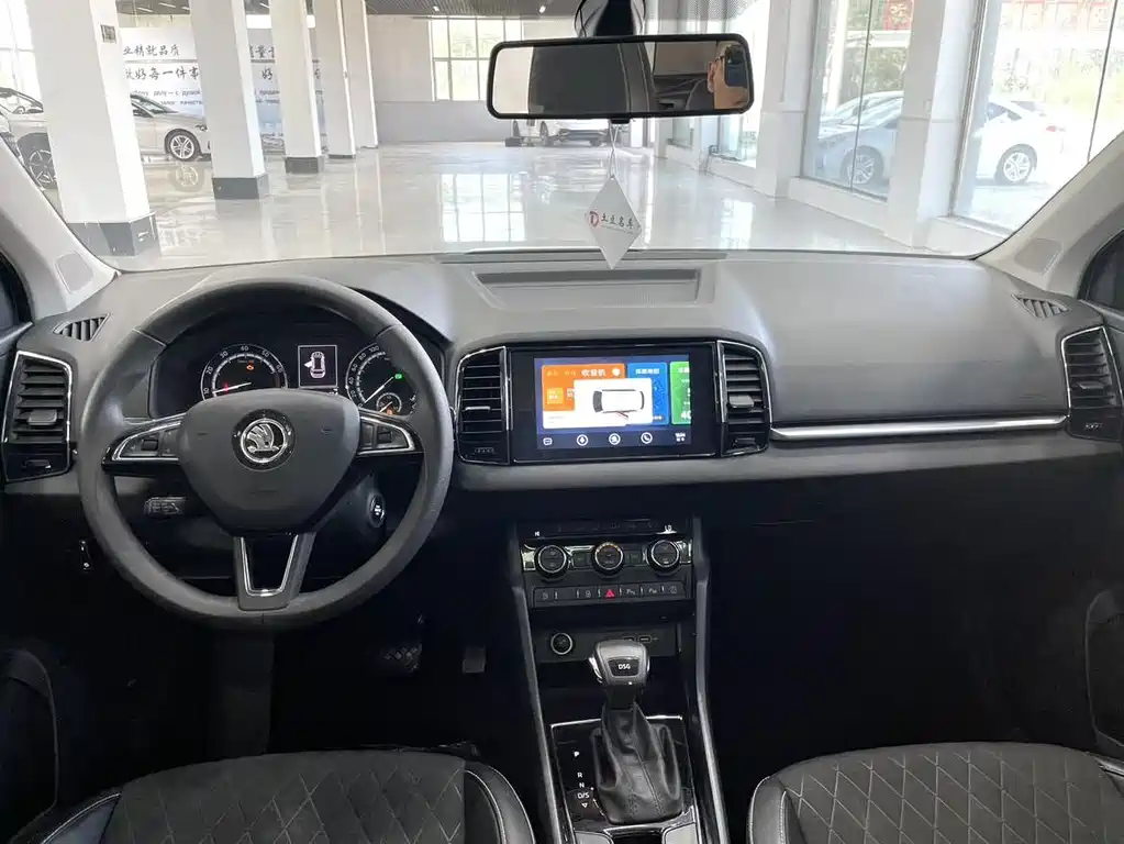 Skoda Karoq — фото 9