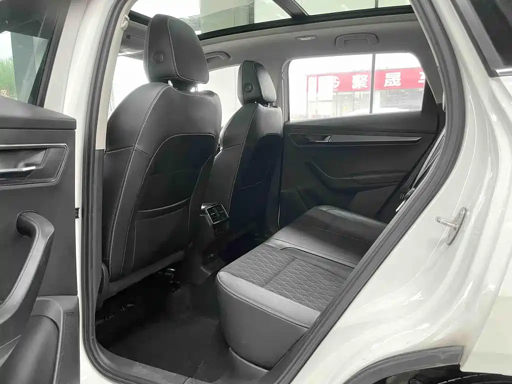 Skoda Karoq — фото 10