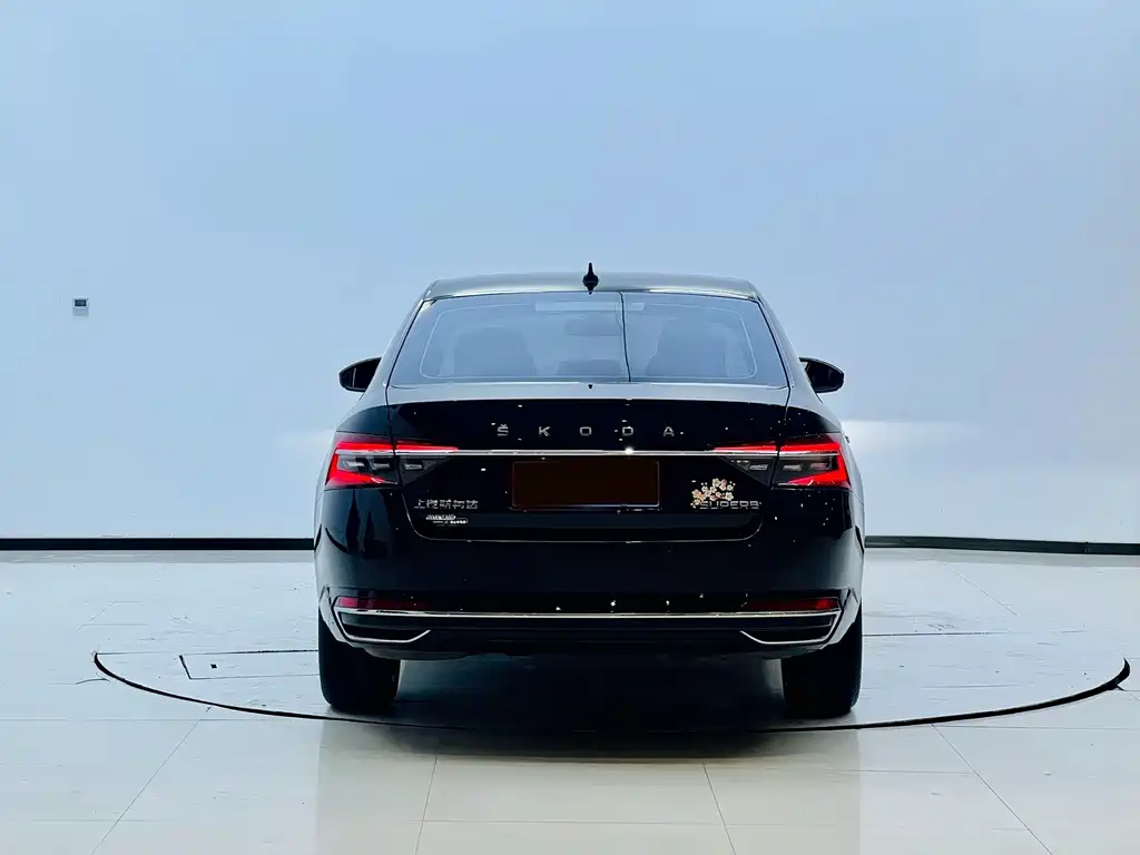 Skoda Superb — фото 5