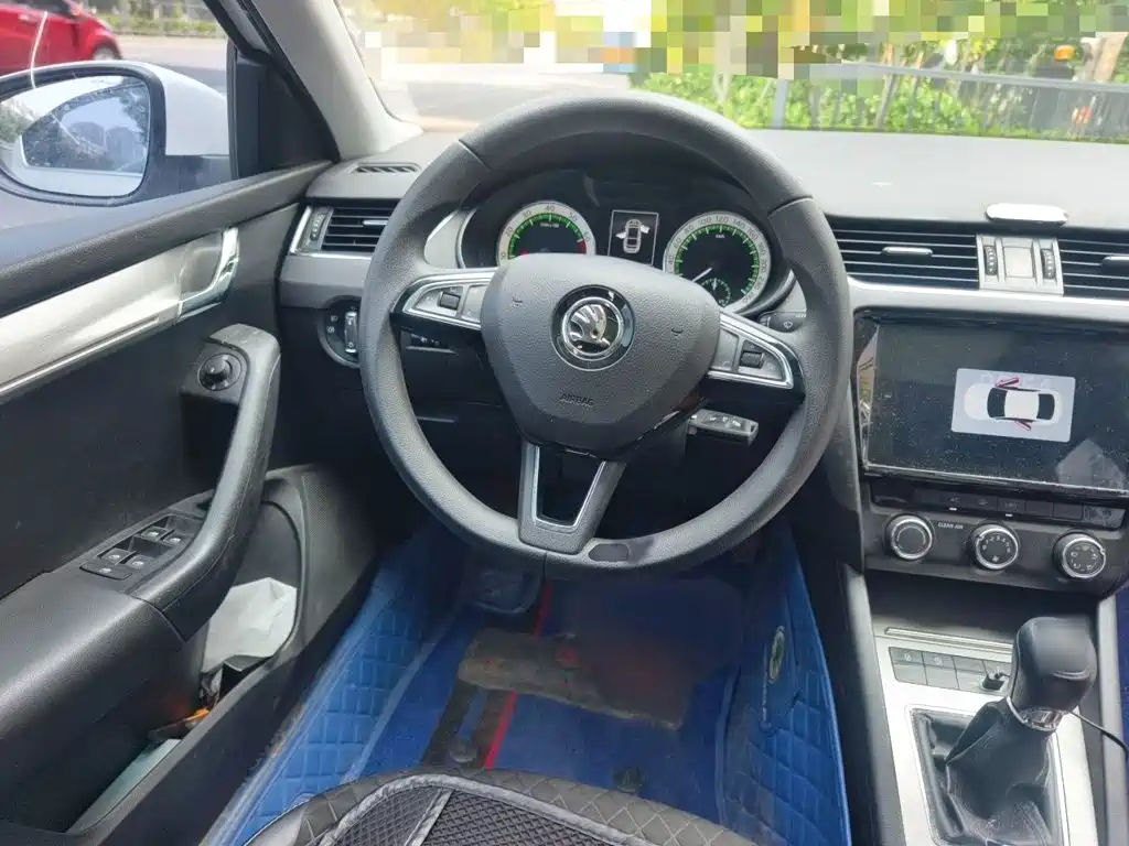 Skoda Octavia — фото 3