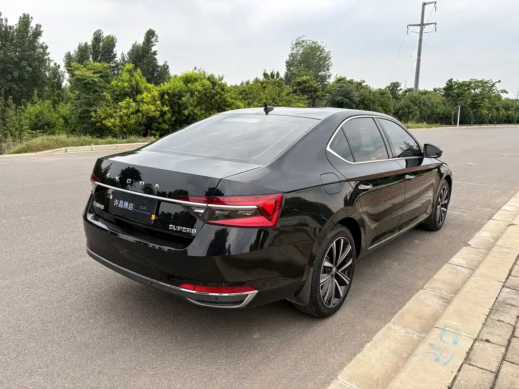 Skoda Superb — фото 5
