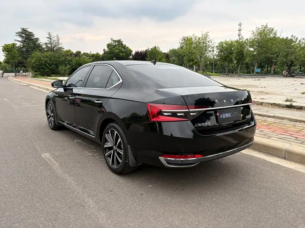 Skoda Superb — фото 6