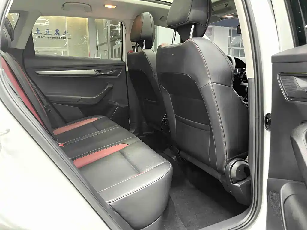 Skoda Karoq — фото 13