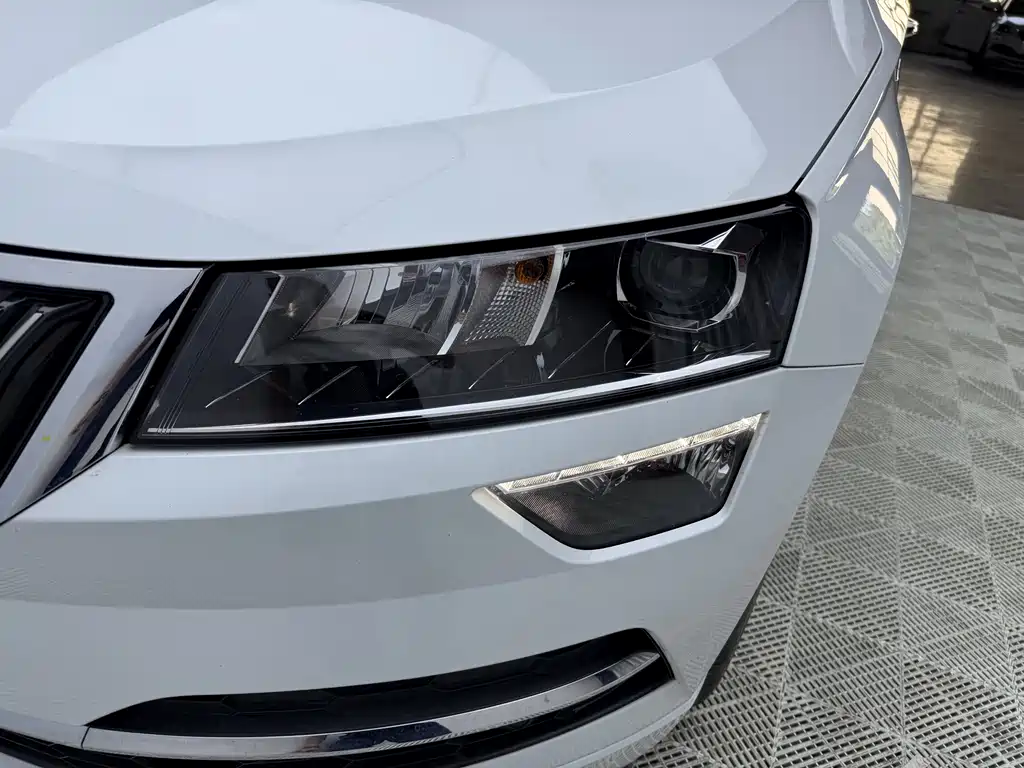 Skoda Karoq — фото 7