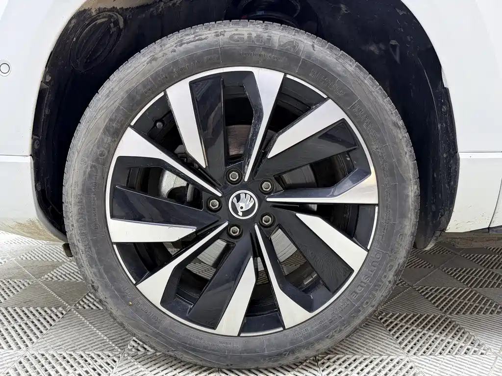 Skoda Karoq — фото 8