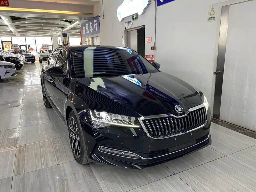 Skoda Superb — фото 3