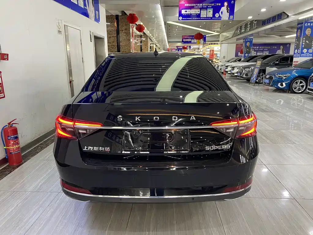 Skoda Superb — фото 5