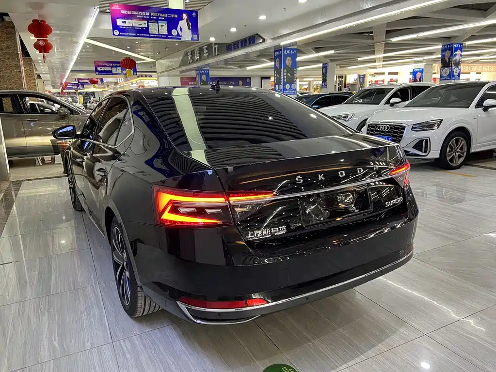 Skoda Superb — фото 6