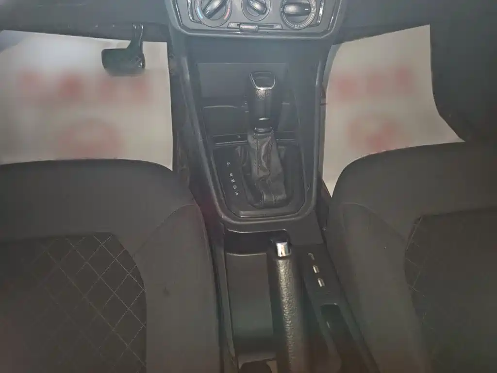 Skoda Rapid — фото 18