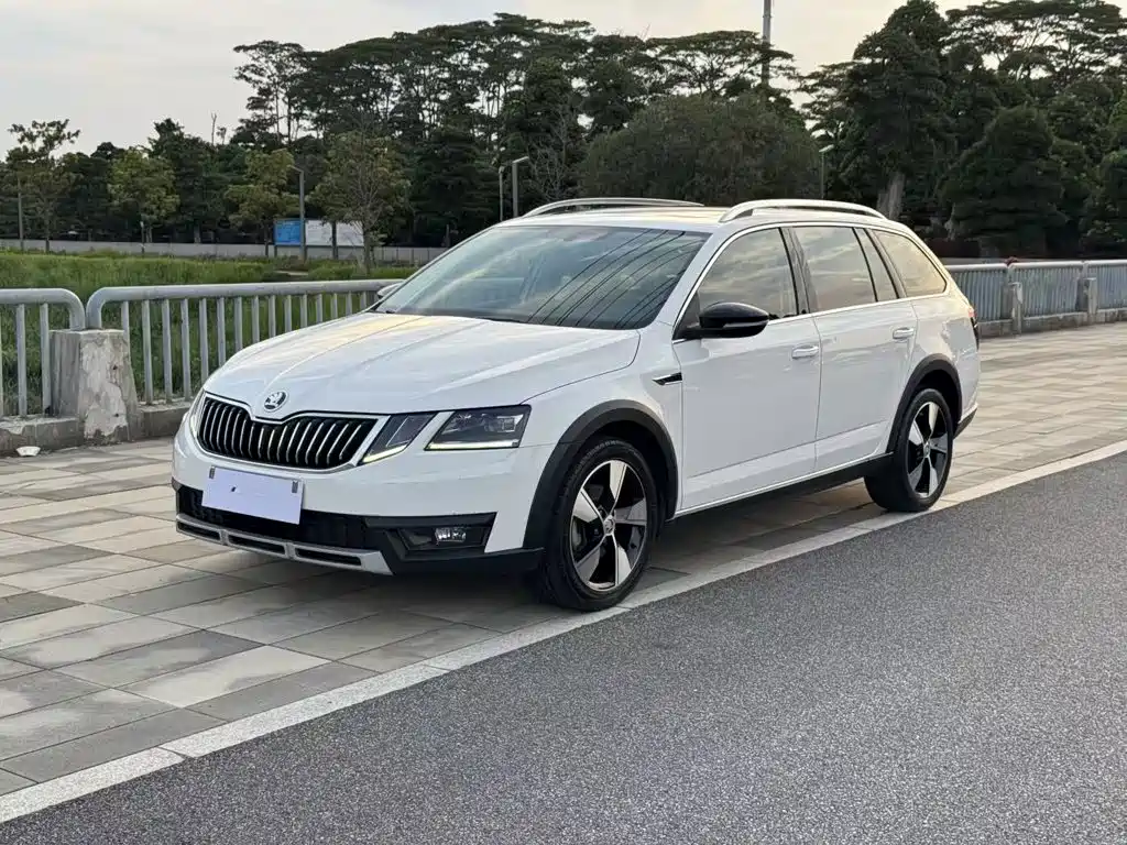 Skoda Octavia — фото 2