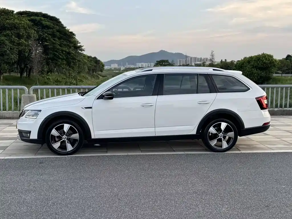 Skoda Octavia — фото 23