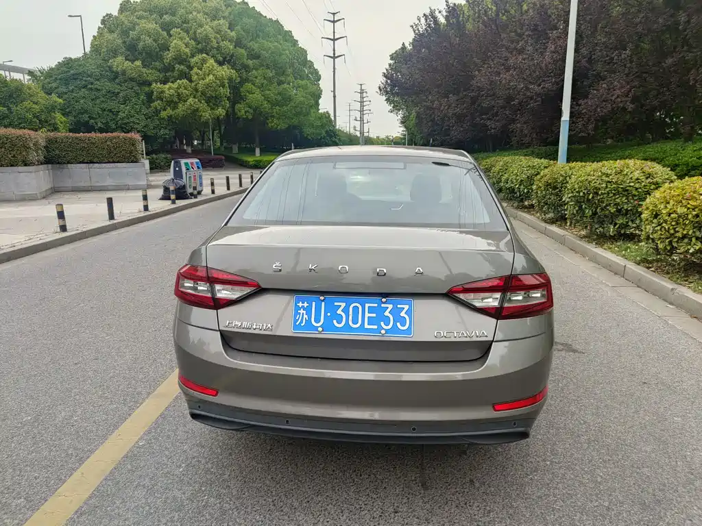 Skoda Octavia — фото 5