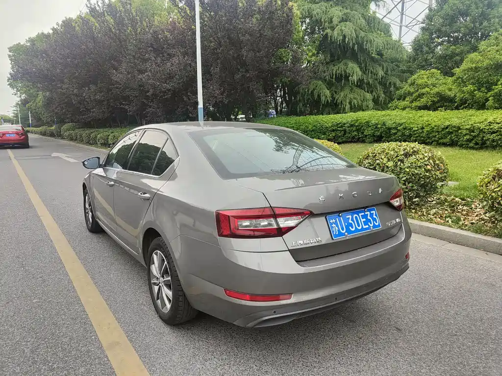 Skoda Octavia — фото 6