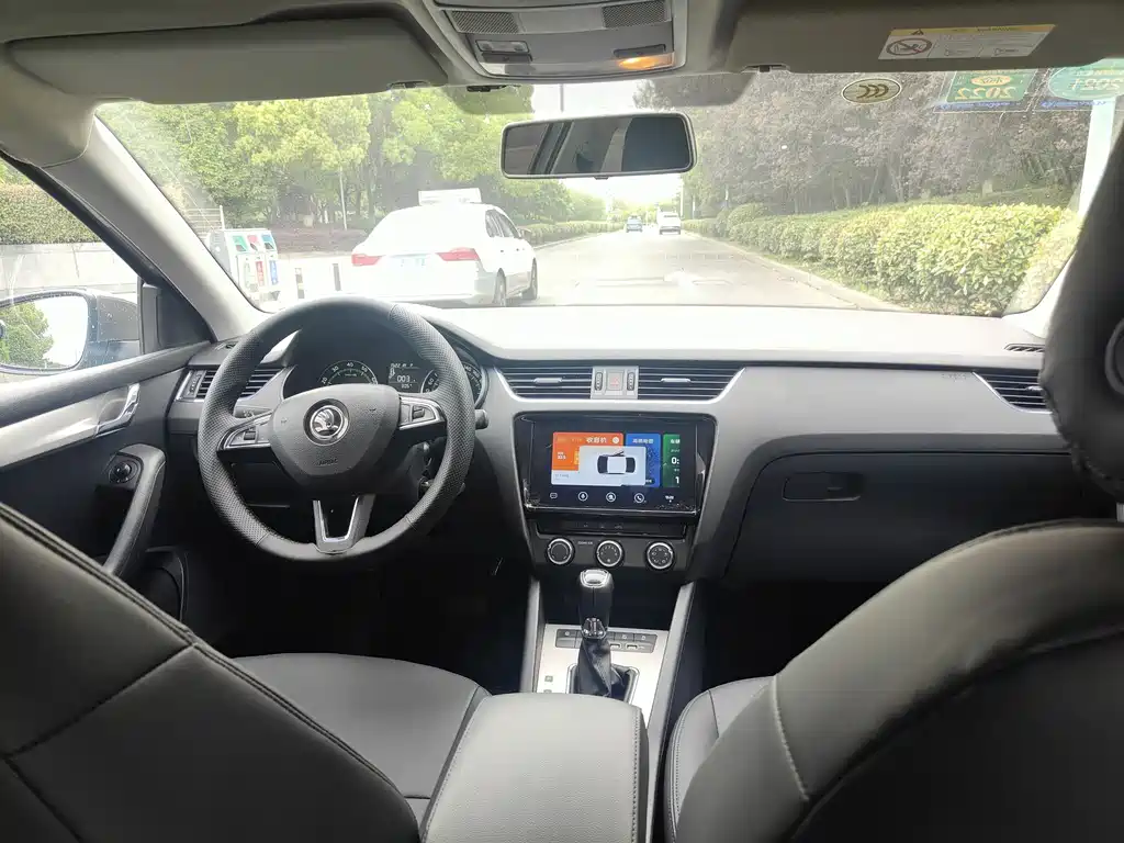 Skoda Octavia — фото 9