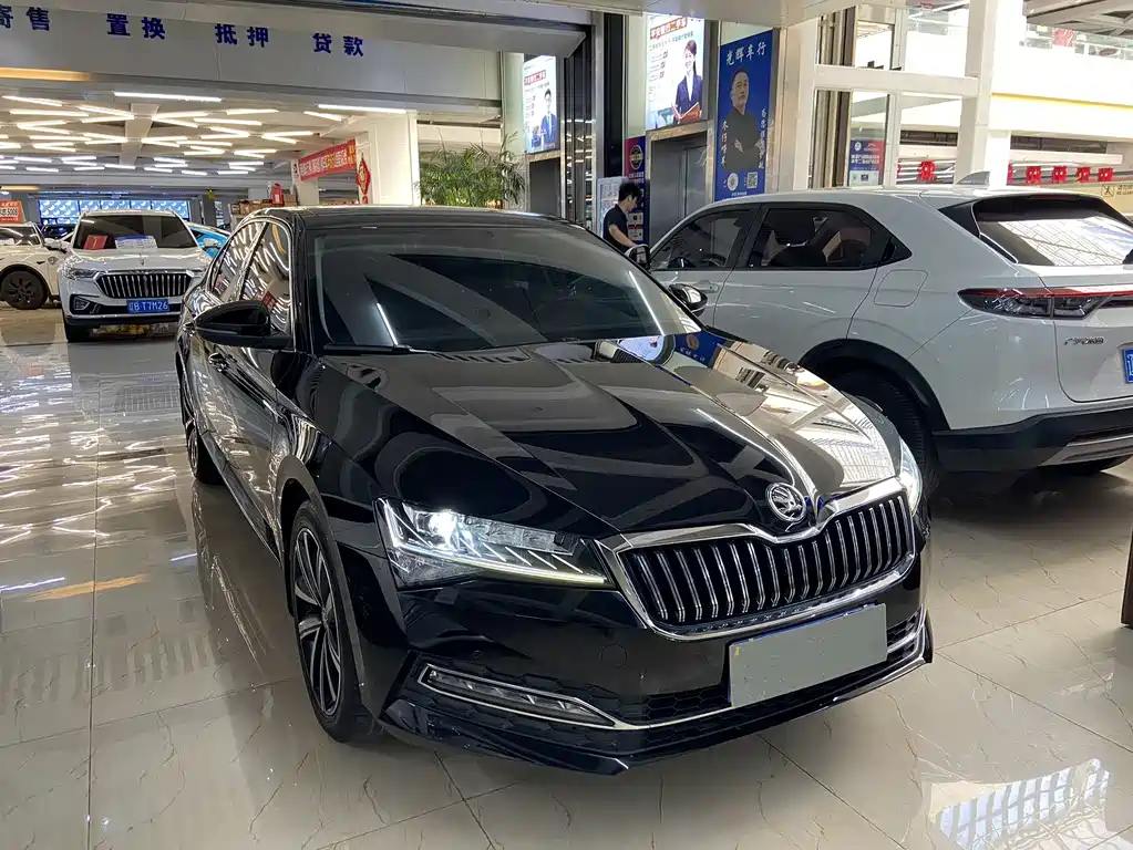Skoda Superb — фото 3