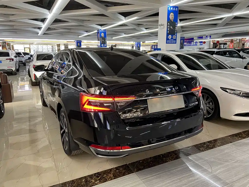 Skoda Superb — фото 6