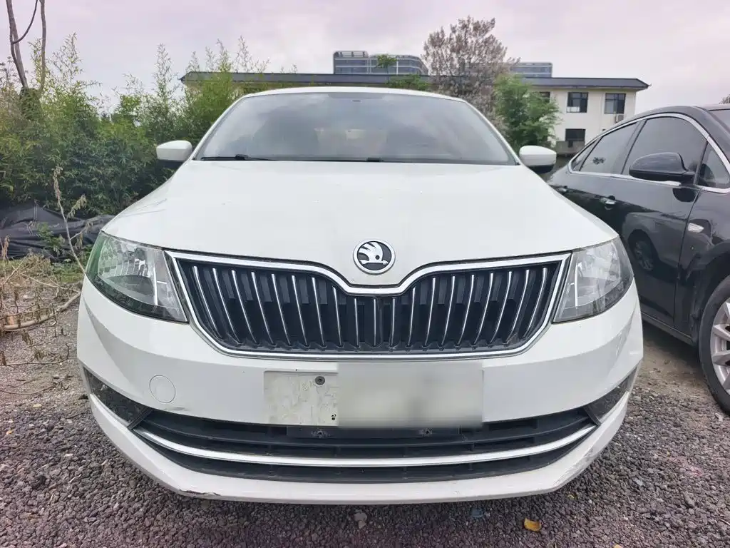 Skoda Rapid — фото 3