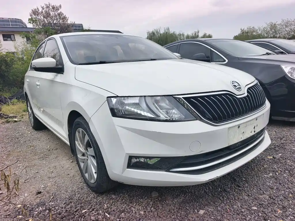 Skoda Rapid — фото 4