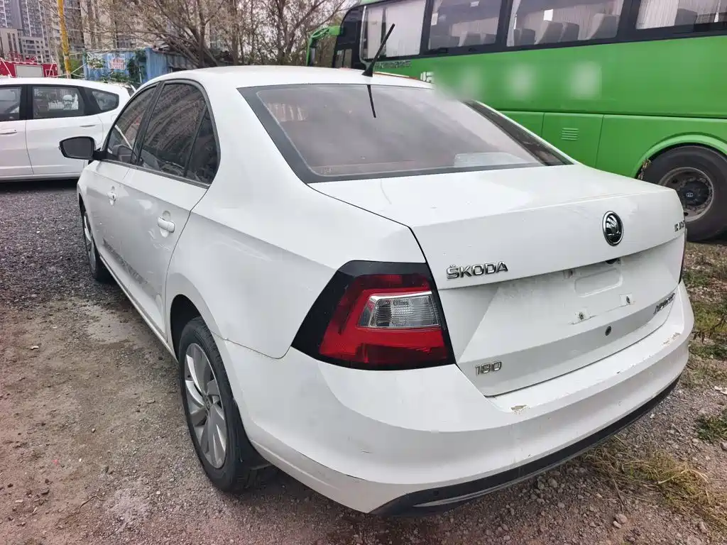 Skoda Rapid — фото 5