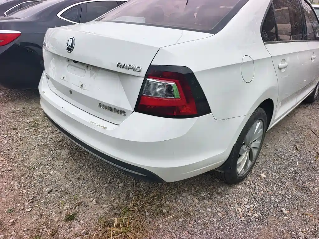 Skoda Rapid — фото 8