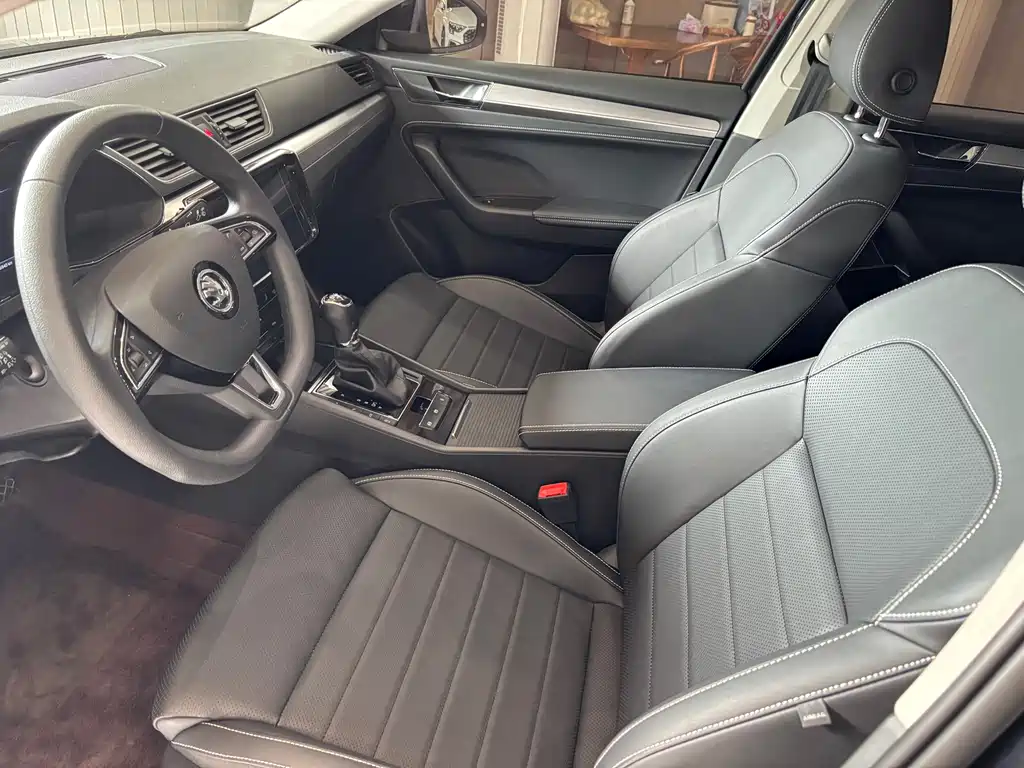 Skoda Superb — фото 10