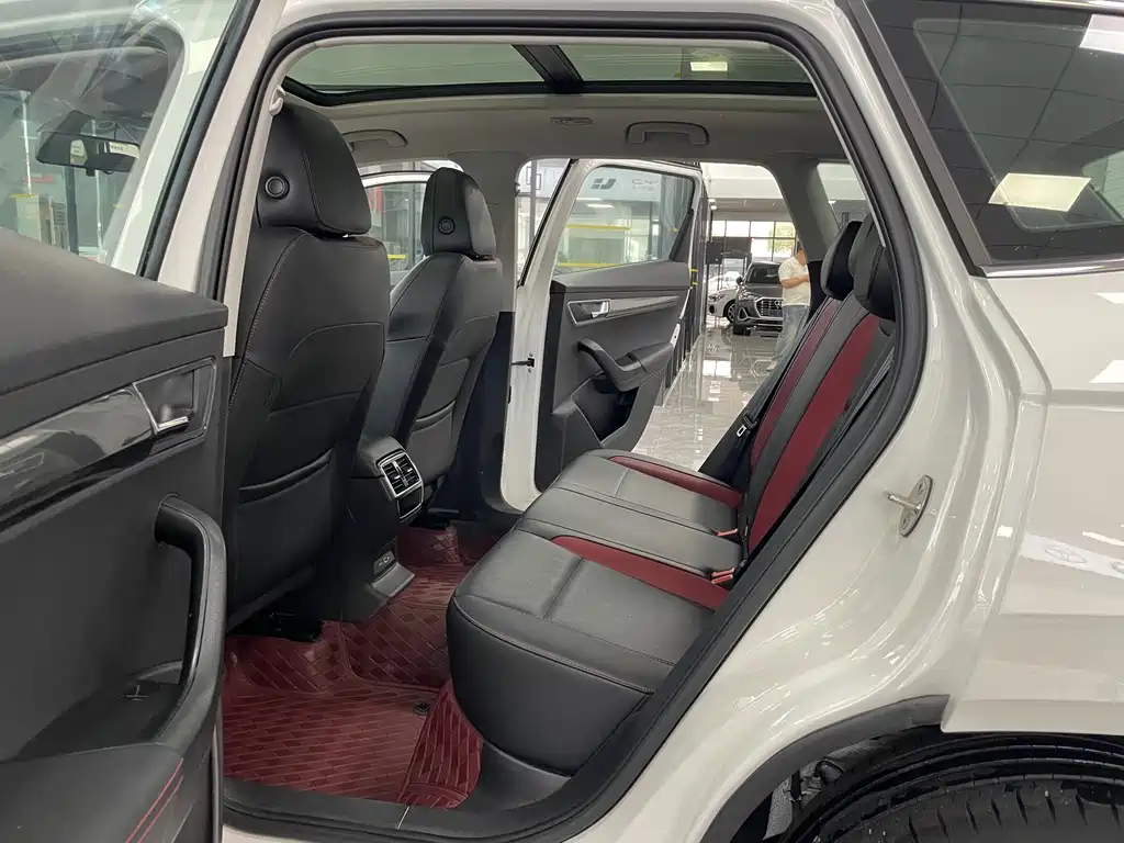 Skoda Karoq — фото 6