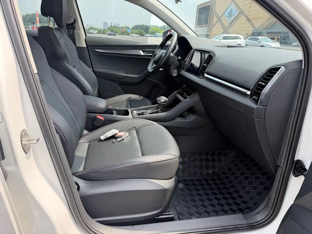 Skoda Karoq — фото 17