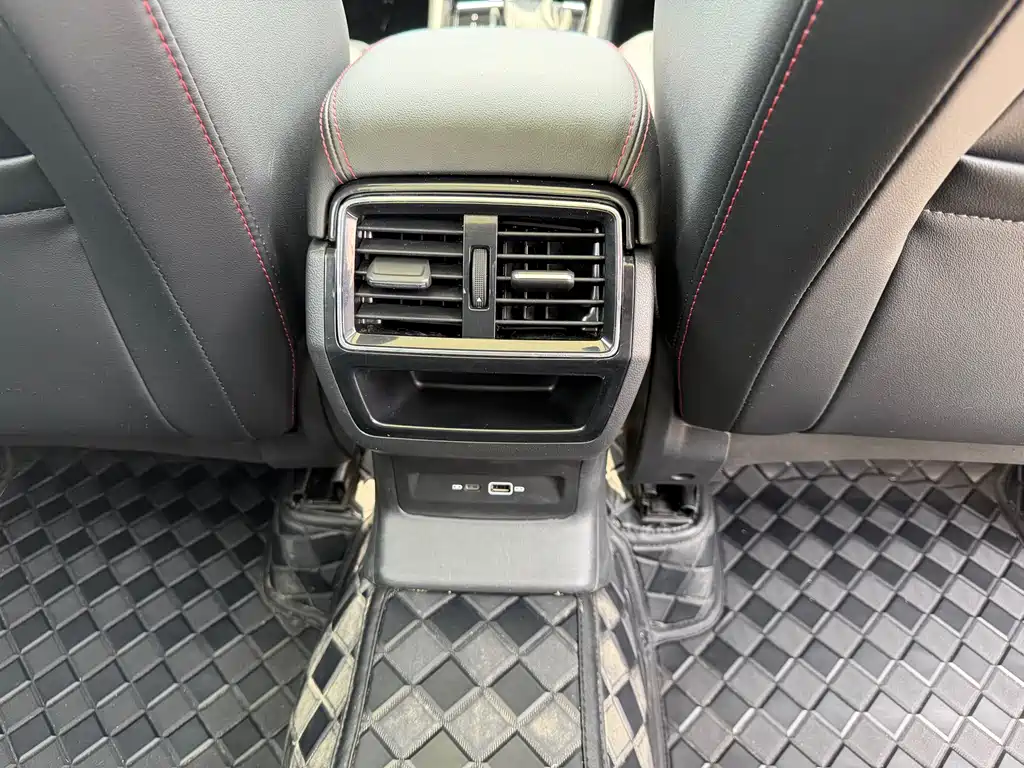 Skoda Karoq — фото 20