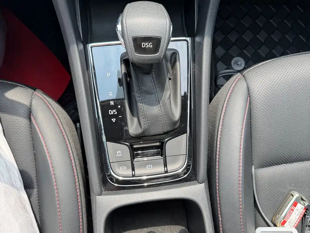 Skoda Karoq — фото 23