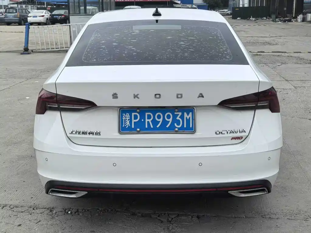 Skoda Octavia — фото 3