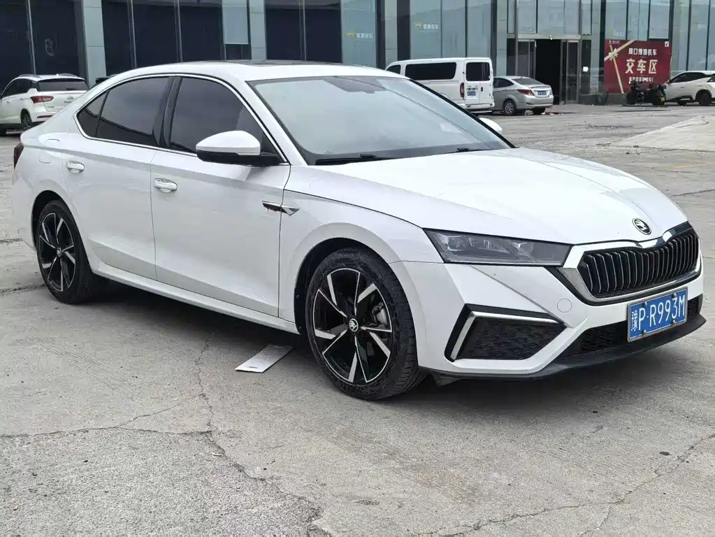 Skoda Octavia — фото 4