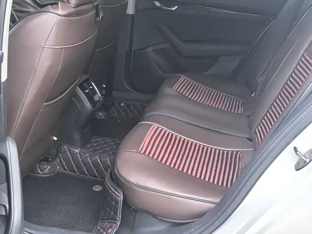Skoda Octavia — фото 10