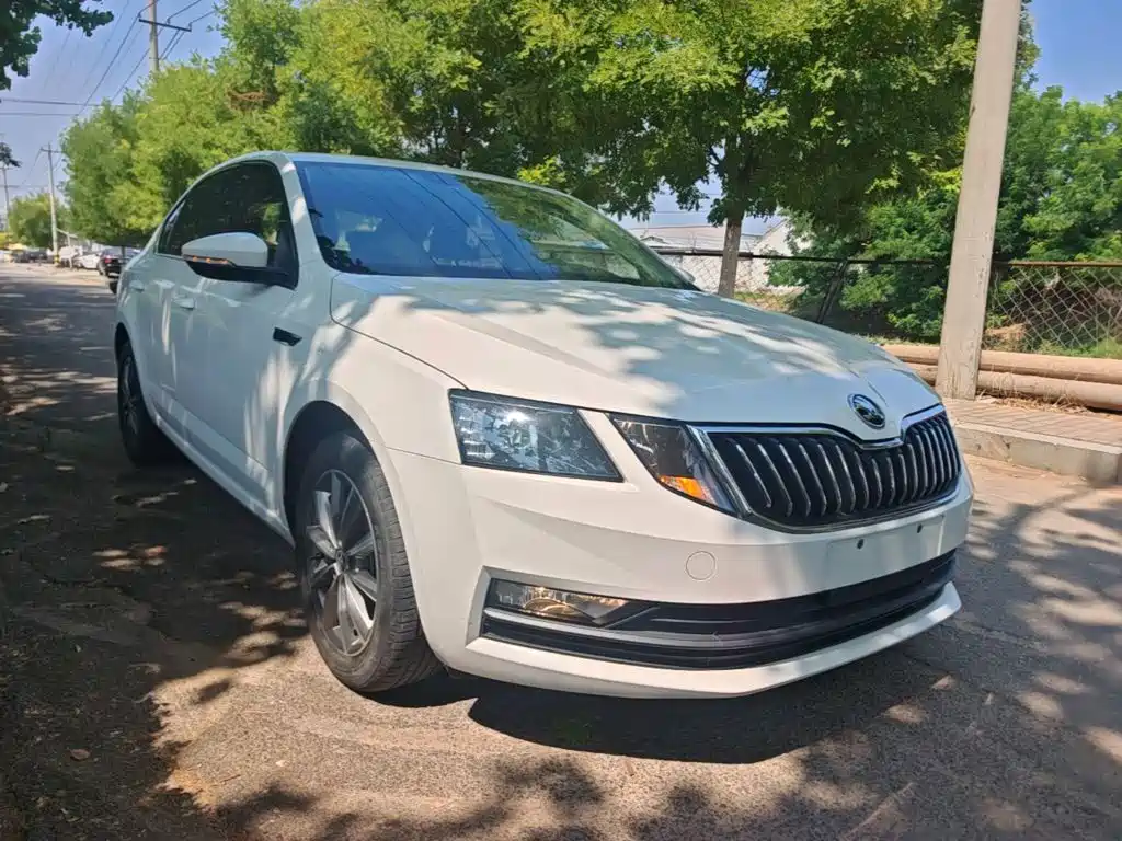 Skoda Octavia — фото 4