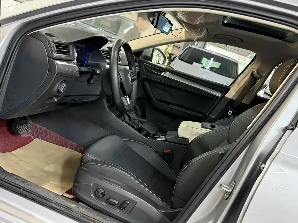 Skoda Superb — фото 4