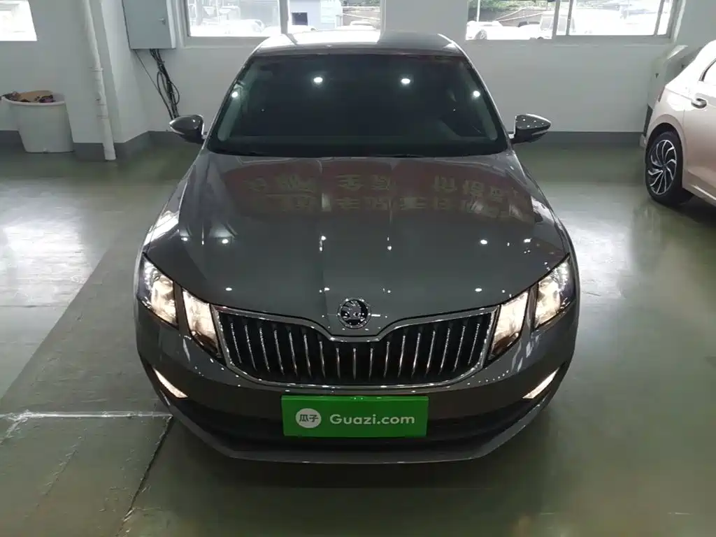Skoda Octavia — фото 3
