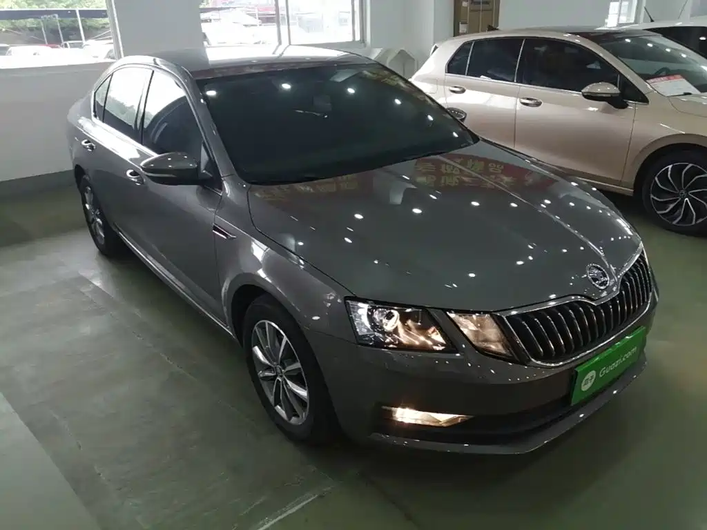 Skoda Octavia — фото 4