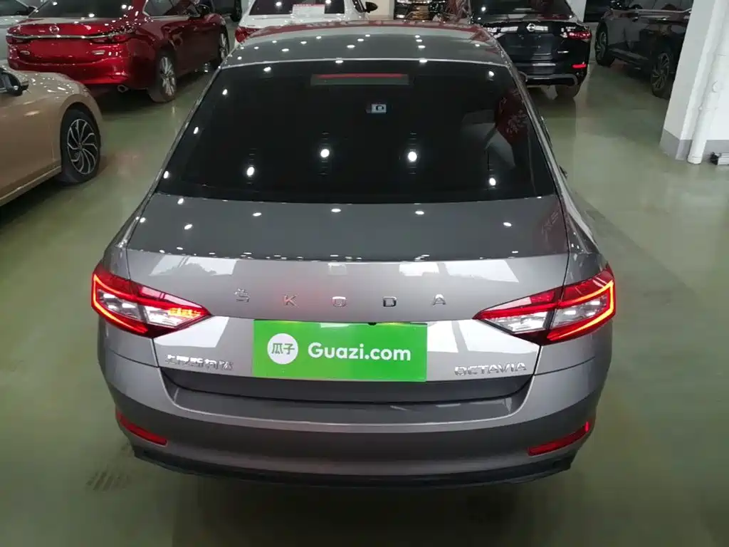 Skoda Octavia — фото 6