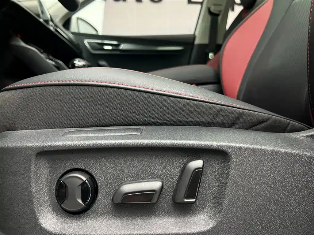 Skoda Karoq — фото 8