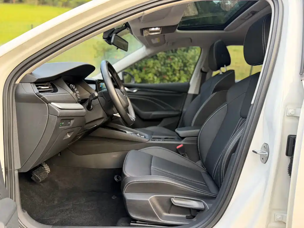 Skoda Octavia — фото 8