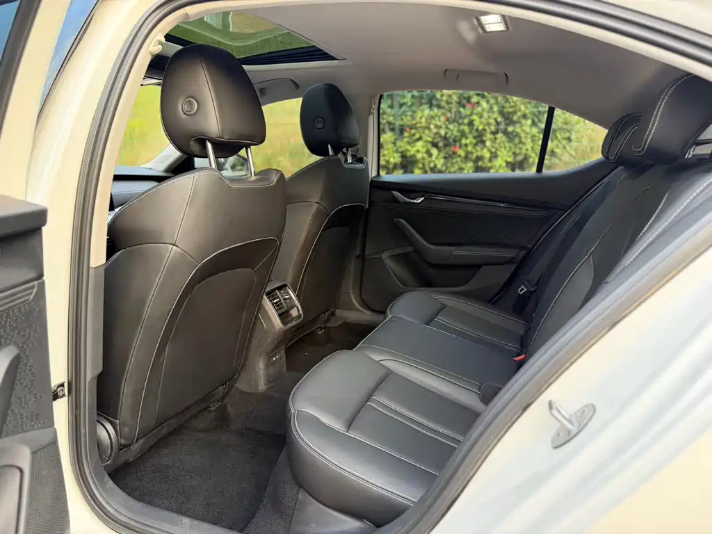 Skoda Octavia — фото 9