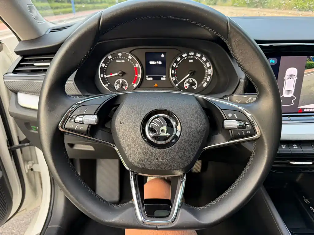 Skoda Octavia — фото 10