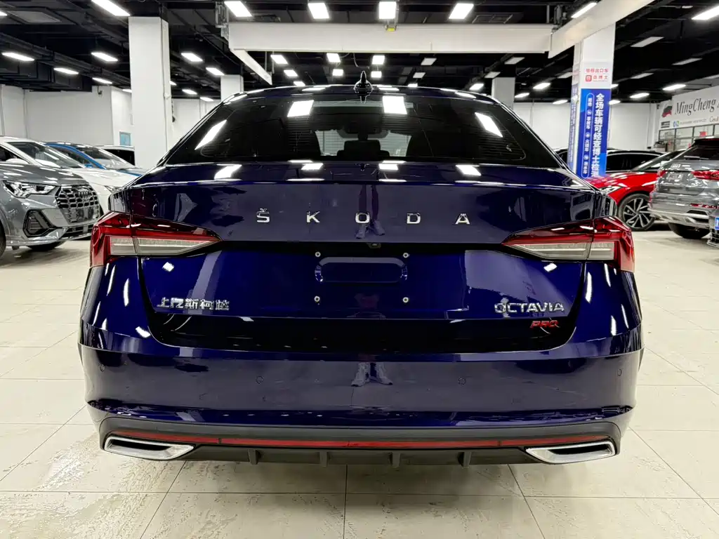 Skoda Octavia — фото 5